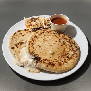 Jalapeño / Queso Pupusa